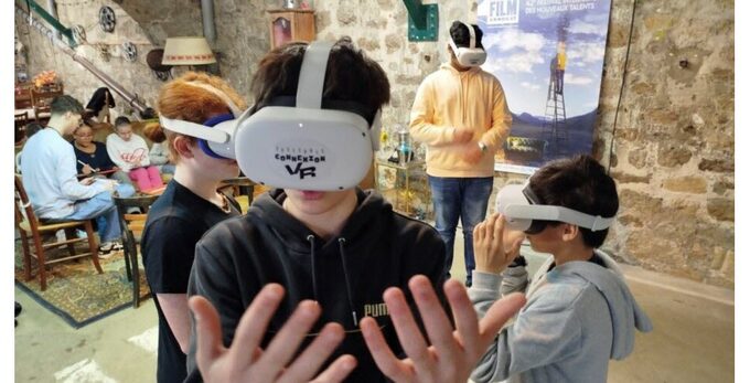 les-eleves-ont-adore-l-utilisation-des-casques-de-realite-virtuelle-1739642172.jpg