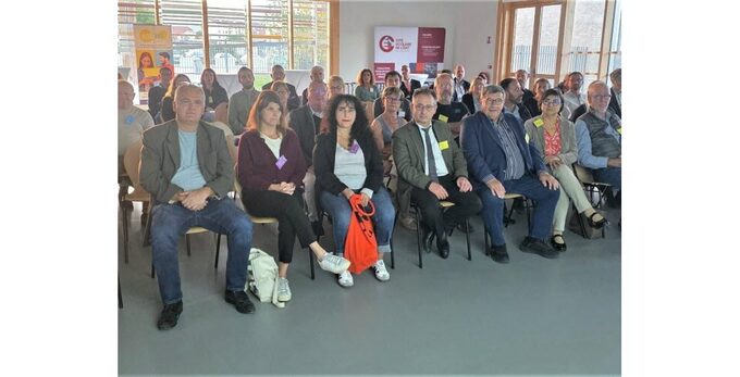 cette-rencontre-a-reuni-collectivites-associations-et-entreprises-autour-d-un-objectif-commun-prevenir-la-precarite-des-jeunes-du-territoire-ph.jpg